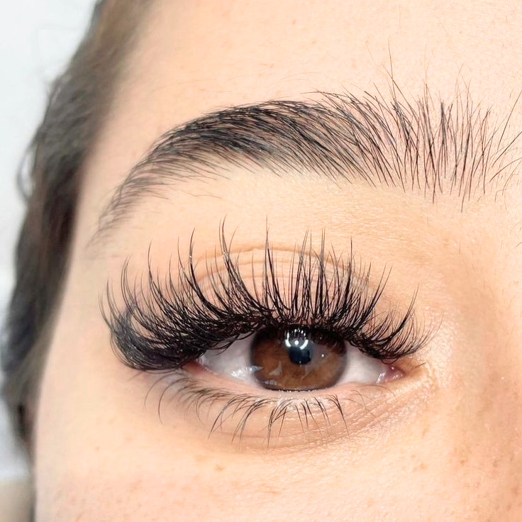 Hybrid eyelash extensions